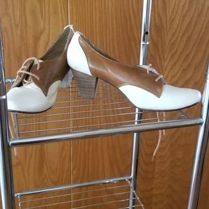 Vintage Chelsie Crew heels